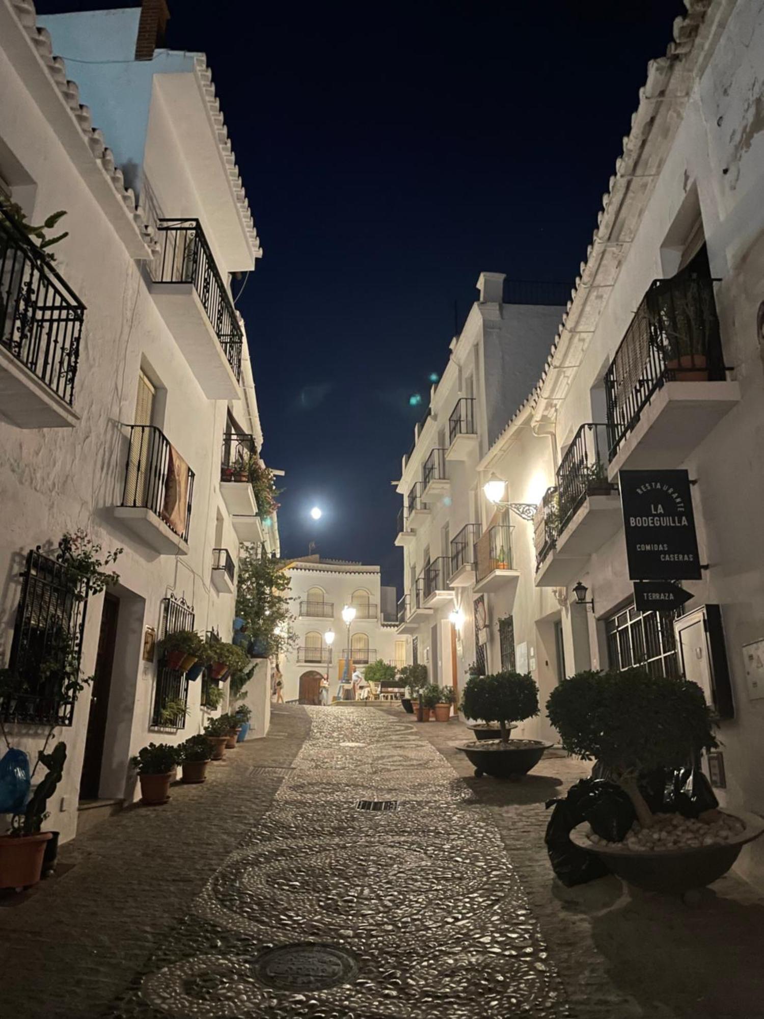 Los Nidos Apartments, Фрихилиана Экстерьер фото